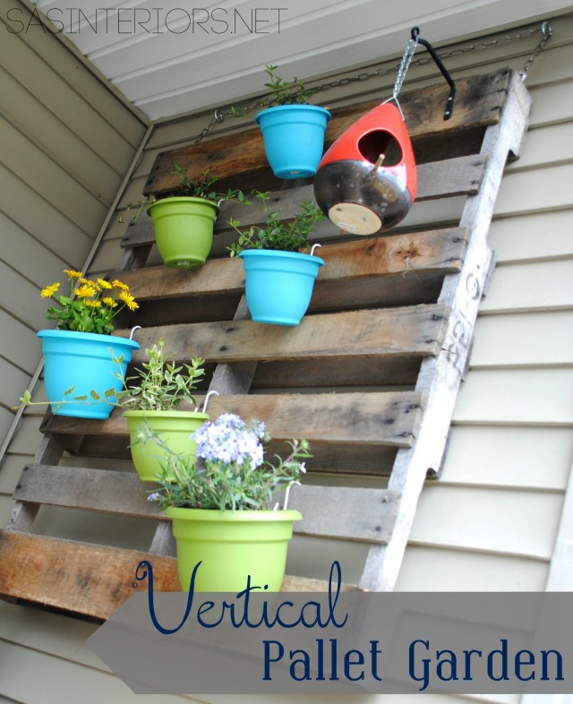 DIY: Vertical Pallet Garden by @Jenna_Burger, WWW.JENNABURGER.COM