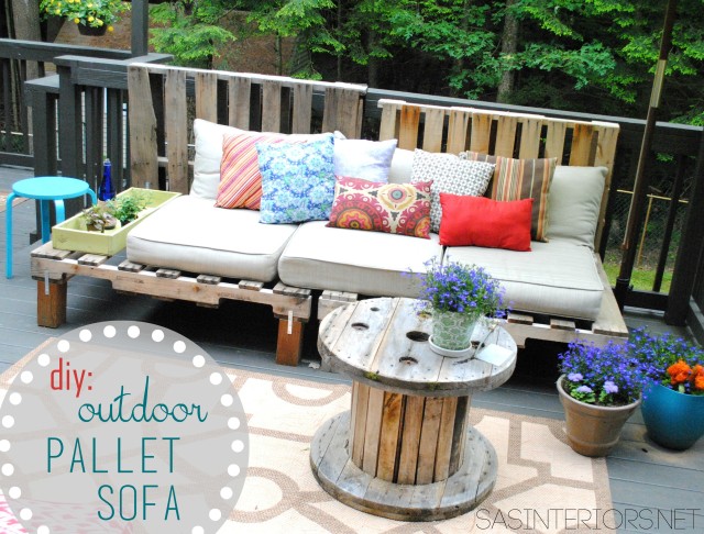 #DIY: Outdoor Pallet Sofa 