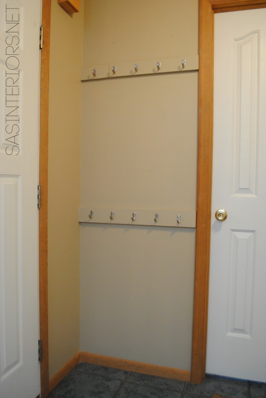 Easy Entry Upgrade with DIY built-in coat hooks and wooden crates via @Jenna_Burger, www.jennaburger.com