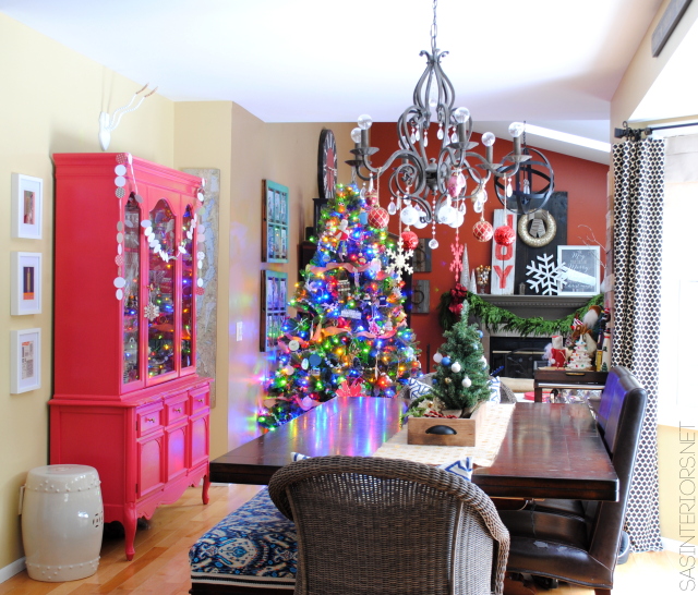 Christmas Home Tour of Jenna Burger, one of the homes featured on the Jennifer Rizzo 2014 Holiday Housewalk