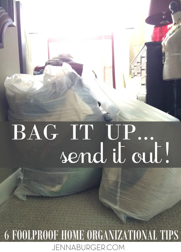 6 Foolproof steps to PURGE + ORGANIZE + RENEW your home in the new year! www.jennaburger.com
