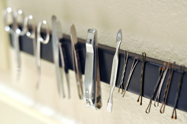 15 + Organizational Ideas for the BATHROOM: Tips + Tricks to help organize every nook & cranny of the bathroom!
