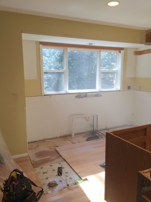 Demo Day: Steps to Demolishing an Existing Kitchen + Creating a new renovated space. Remodel by www.jennaburger.com