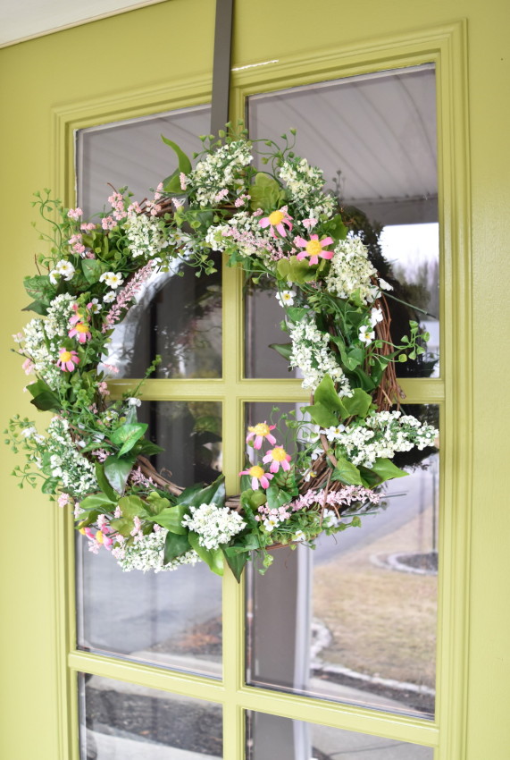 SPRING WREATH: A simple + easy 10-minute creation to adorn the front door. It couldn't be easier to make and a lot less expensive than buying. Easy-to-follow tutorial @ www.JennaBurger.com
